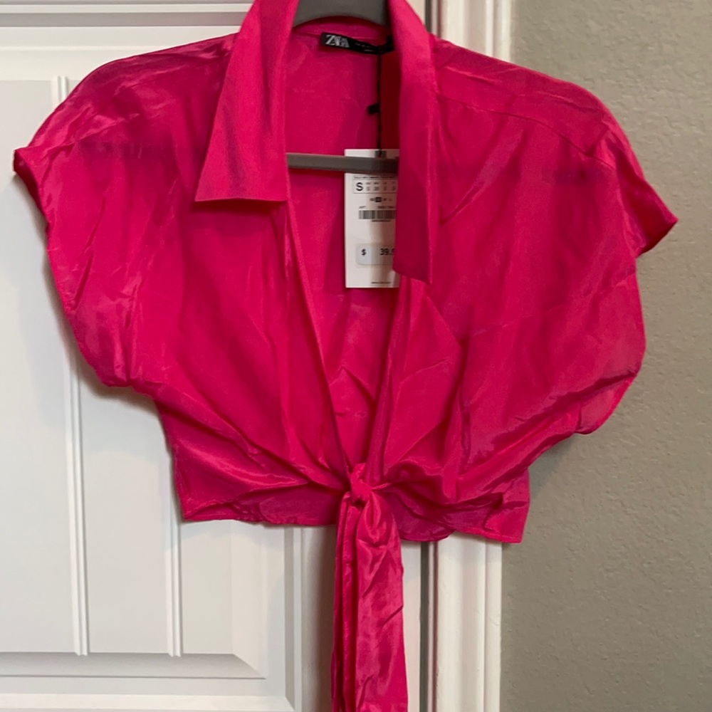 Beautiful Zara top new with tags!